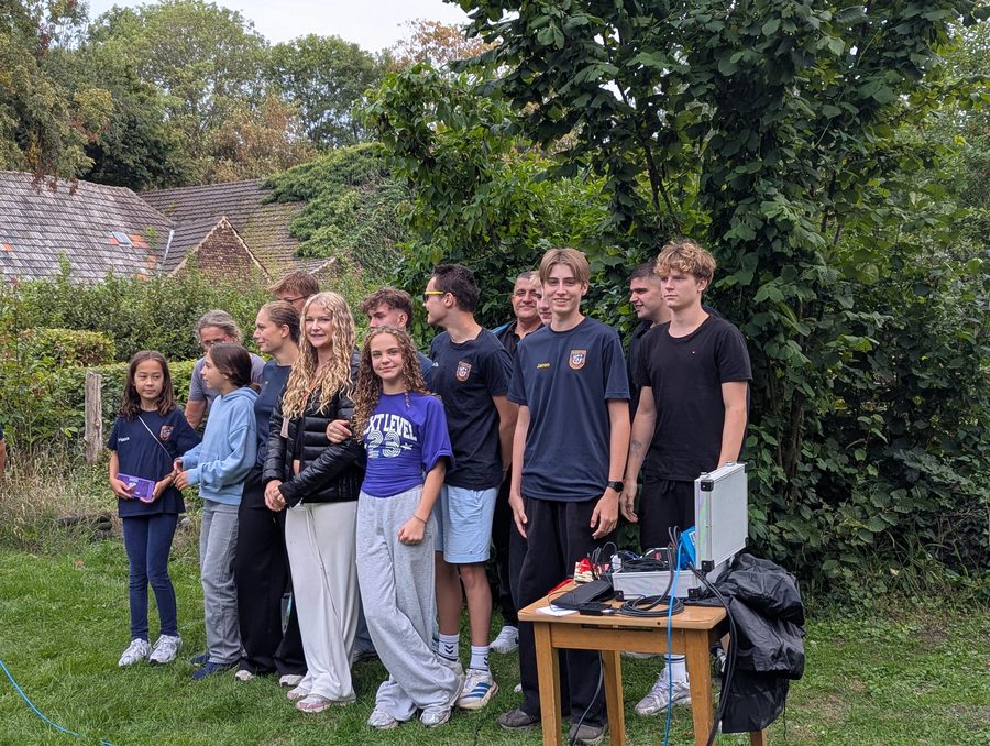 Gruppenfoto der Jugend- und Schwimmabteilung